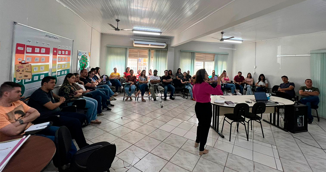 SERVIDORES RECEBEM CAPACITAÇÃO