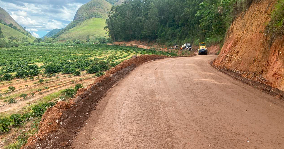 COMUNIDADE DE MONFORTE FRIO RECEBE APLICAÇÃO DE REVSOL EM MAIS TRECHOS 