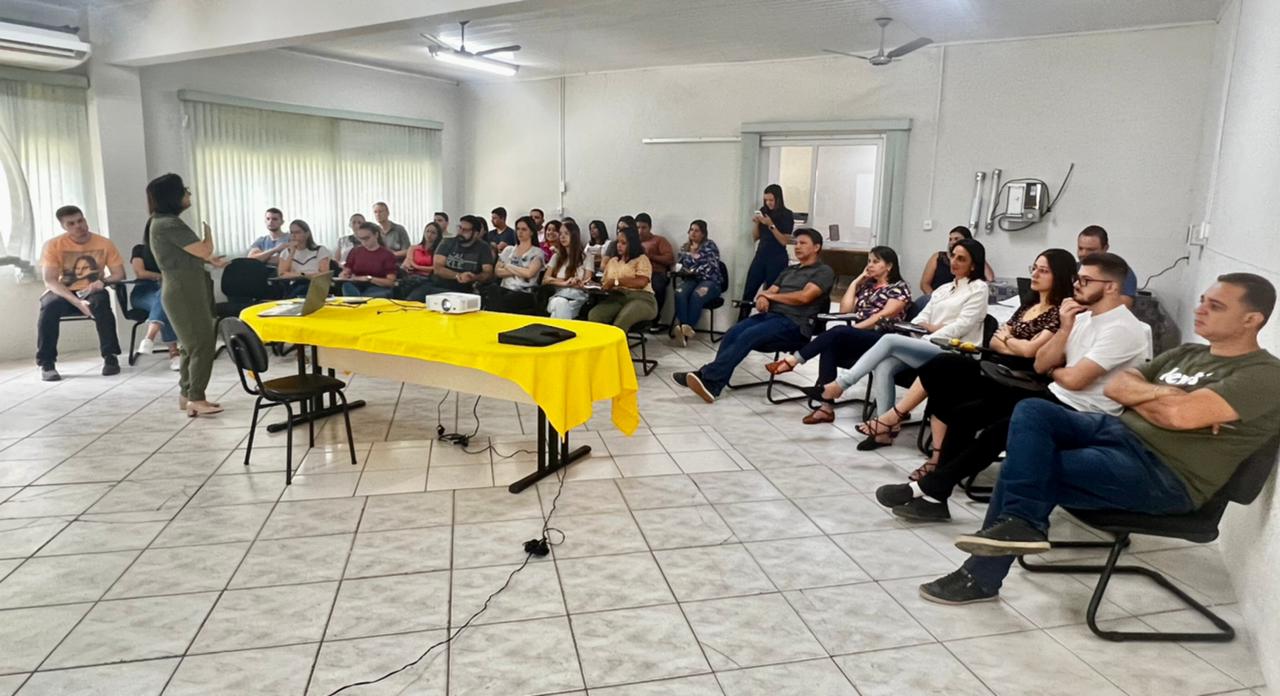 SERVIDORES RECEBEM CAPACITAÇÃO SOBRE A NOVA LEI DE LICITAÇÕES E CONTRATAÇÕES PÚBLICAS