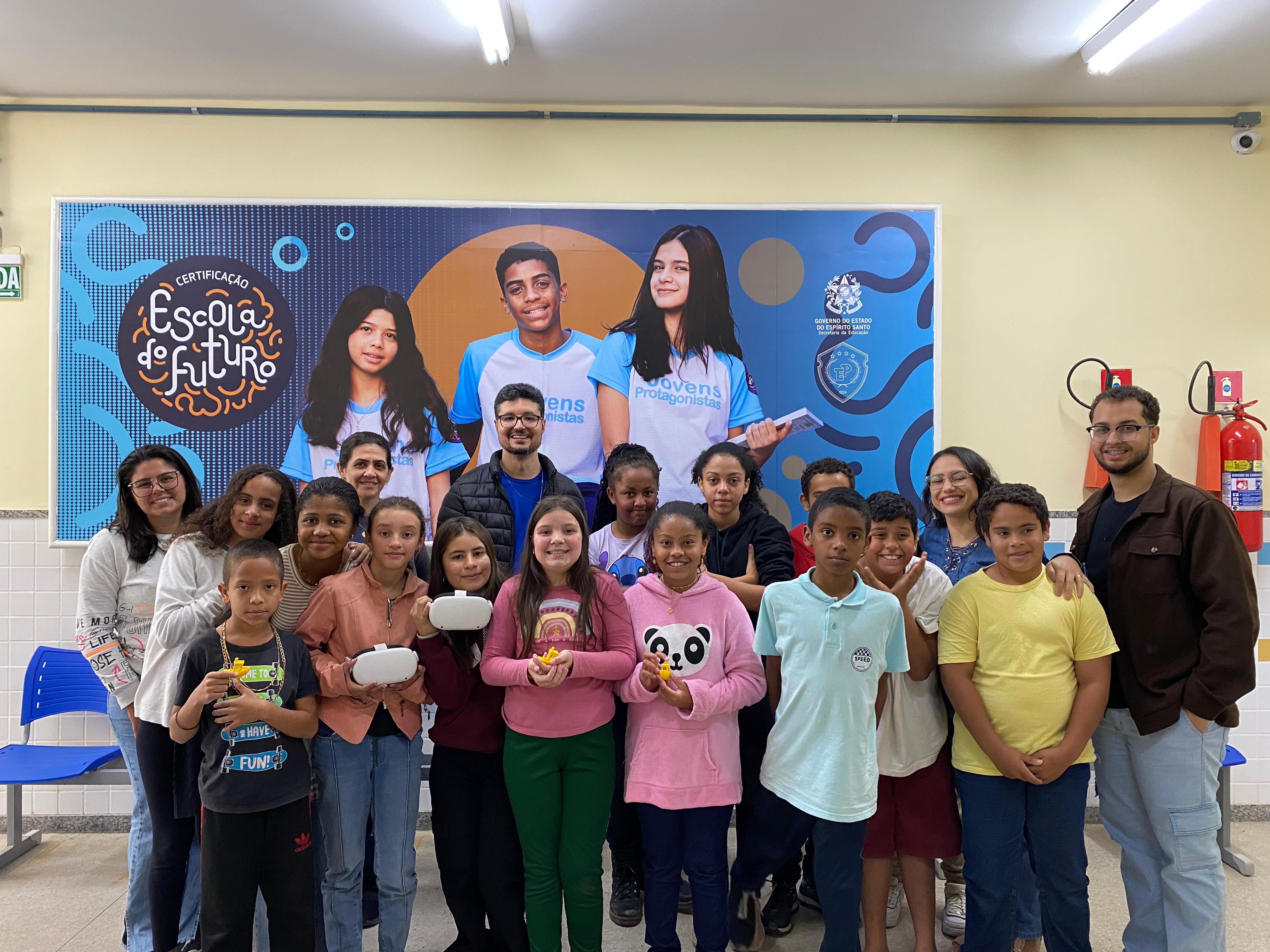 ALUNOS DO 5º ANO DA REDE MUNICIPAL EXPLORAM TECNOLOGIA E INOVAÇÃO NA ESCOLA DO FUTURO ELISA PAIVA