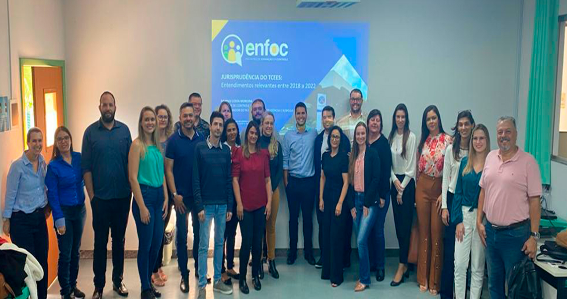 SERVIDORAS PARTICIPAM DE ENCONTRO DE FORMAÇÃO EM CONTROLE