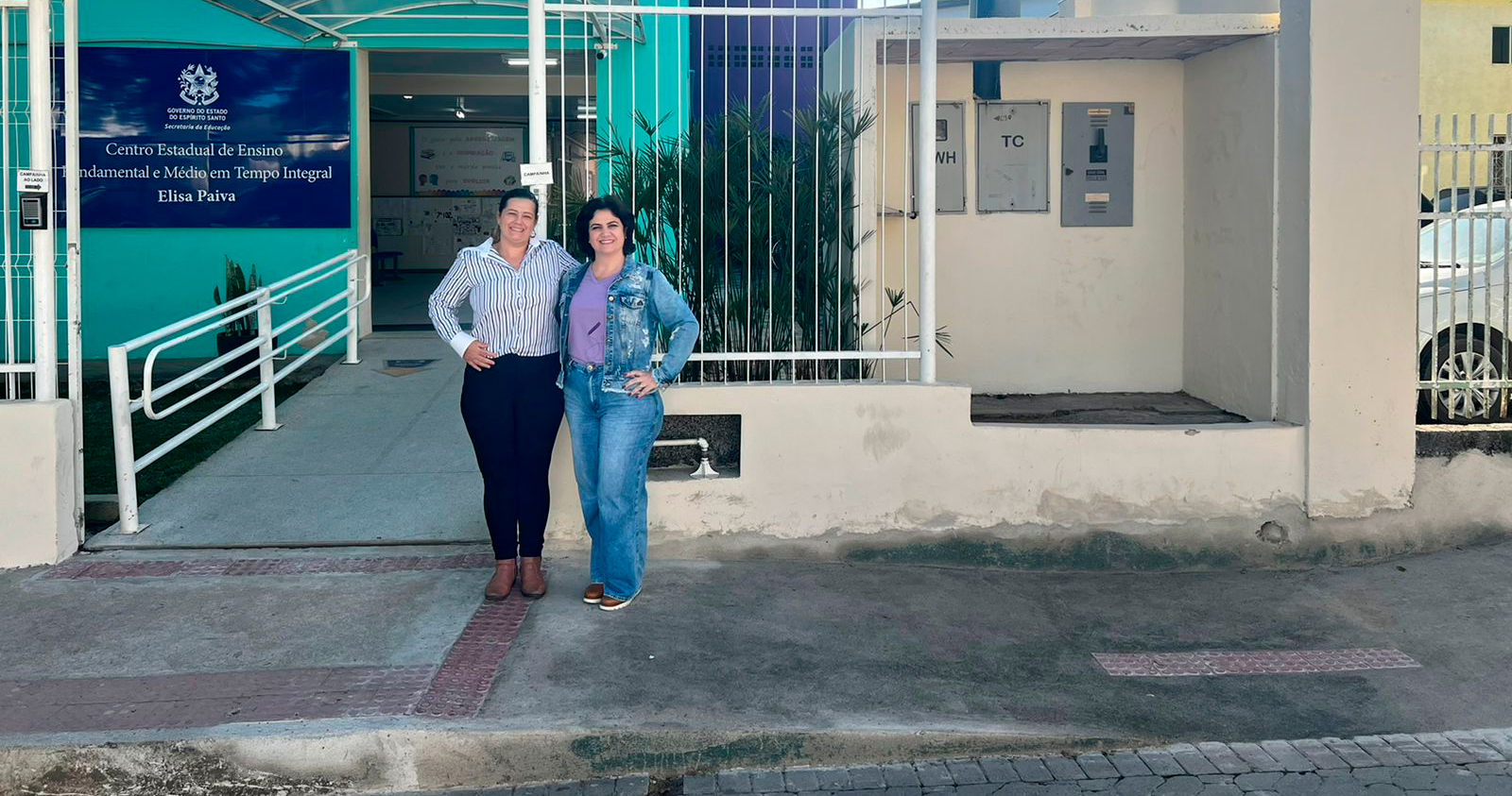 OBRAS REALIZA ADAPTAÇÃO EM CALÇADA PARA GARANTIR ACESSIBILIDADE