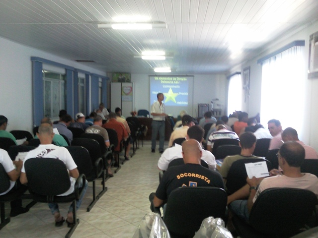 Motoristas da Rede Municipal participaram de “Curso Preparatório para Condutores”