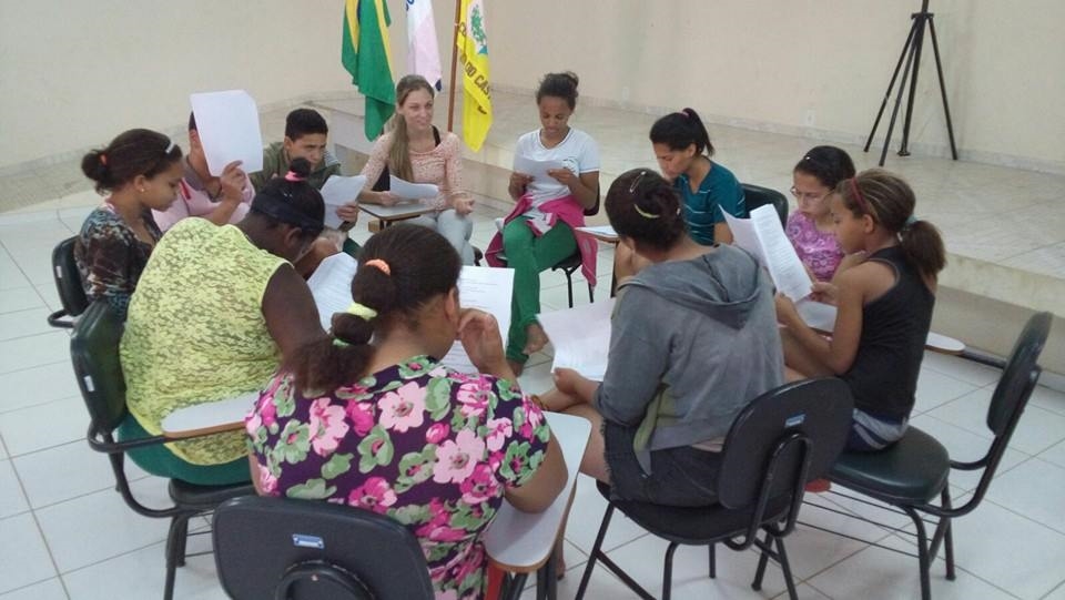 Oficina de teatro tem frequência de 100% dos alunos