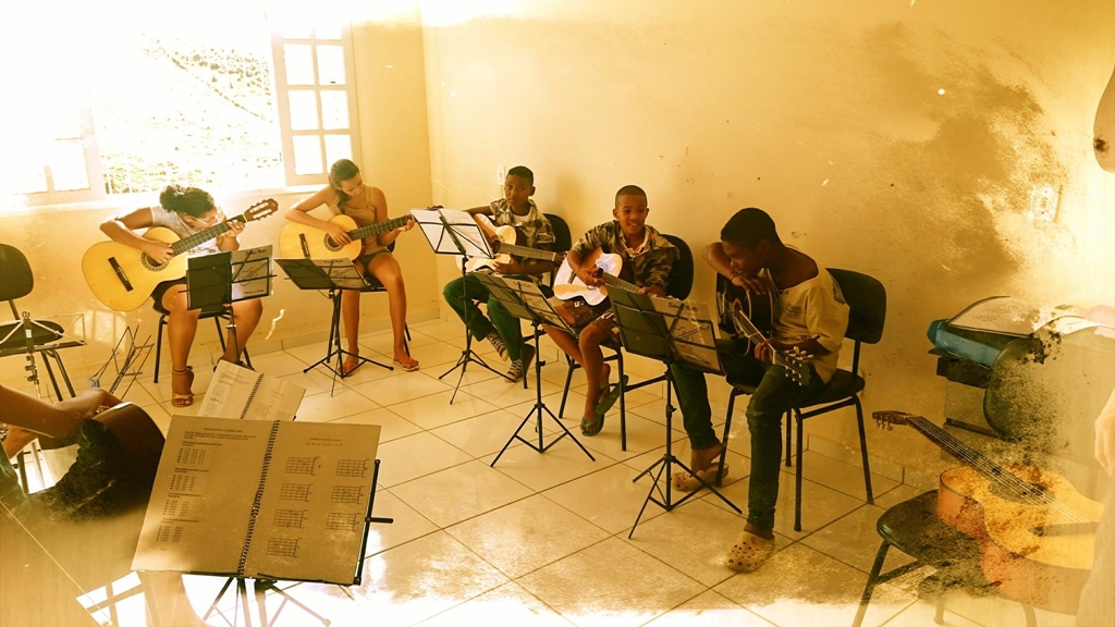 CRAS oferece oficina de música