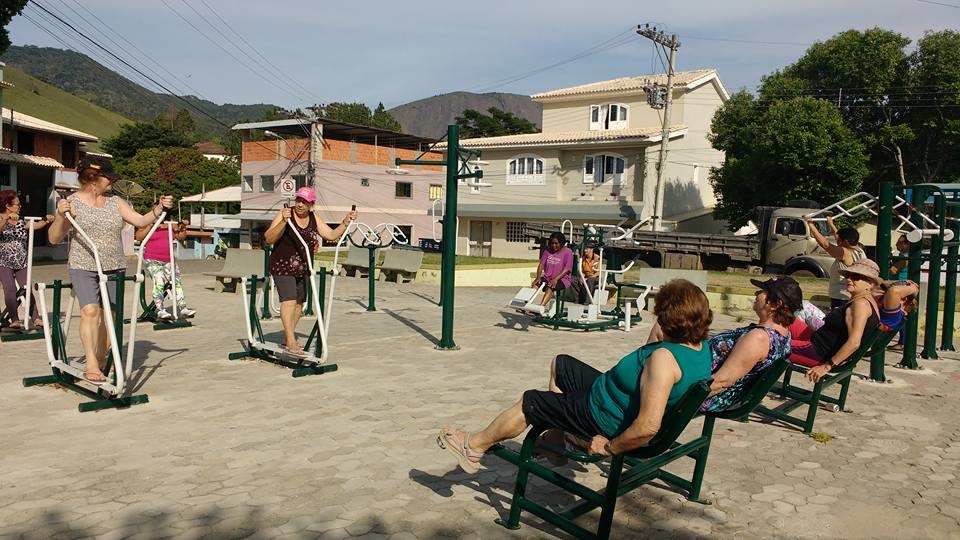 Oficina de correção postural e ginástica promove saúde e bem estar para a terceira idade