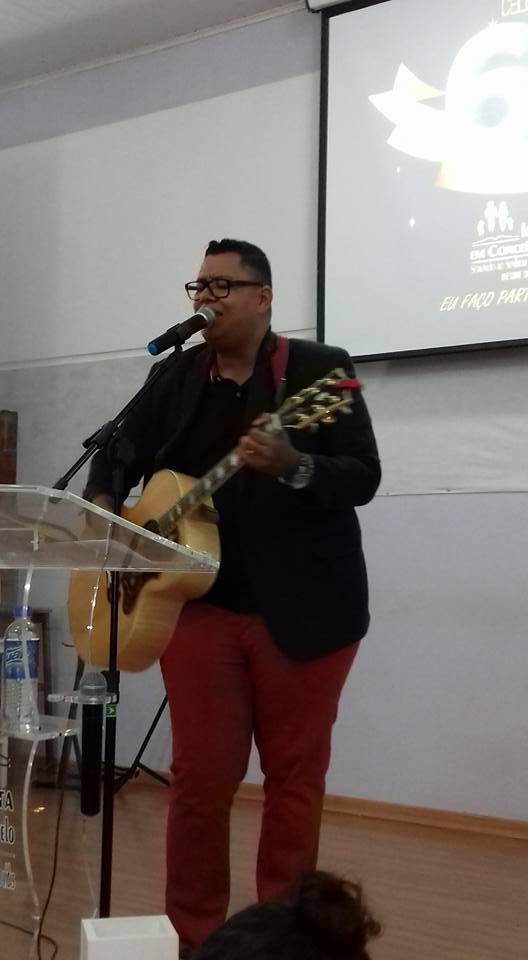 Anderson Freire faz show em Conceição do Castelo e abre programação de aniversário de 60 anos da Igreja Batista