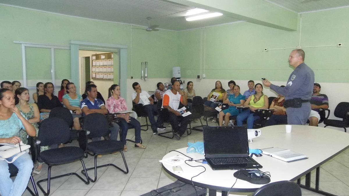 Aula da formação do Proerd aconteceu nesta segunda-feira (23)