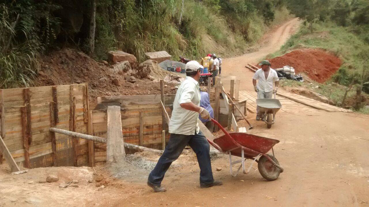 Monforte Frio recebe construção da nova ponte de concreto