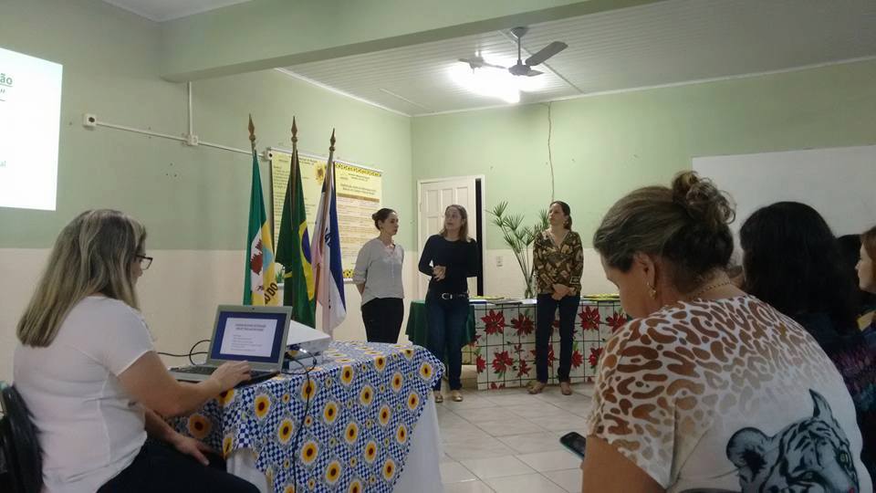 Professores da educação municipal participaram do Seminário Municipal Final do Programa Escola da Terra Capixaba