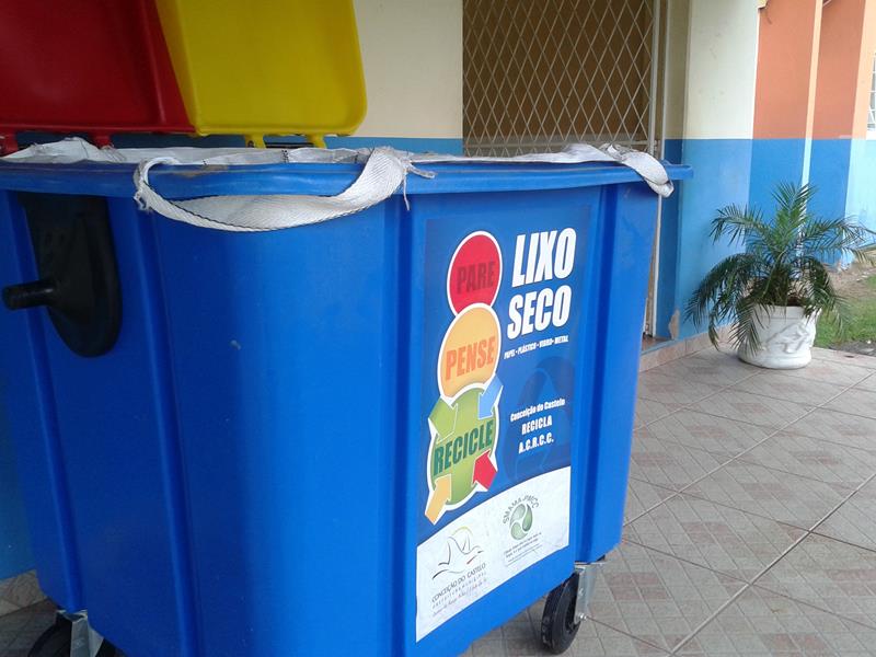 Agricultura entrega PEVI’S as unidades escolares e aos comerciantes locais