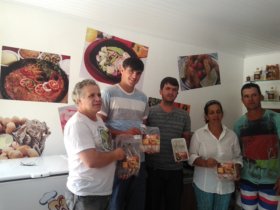 Produtores rurais conceiçoenses realizam visita técnica em polo de piscicultura em Minas Gerais