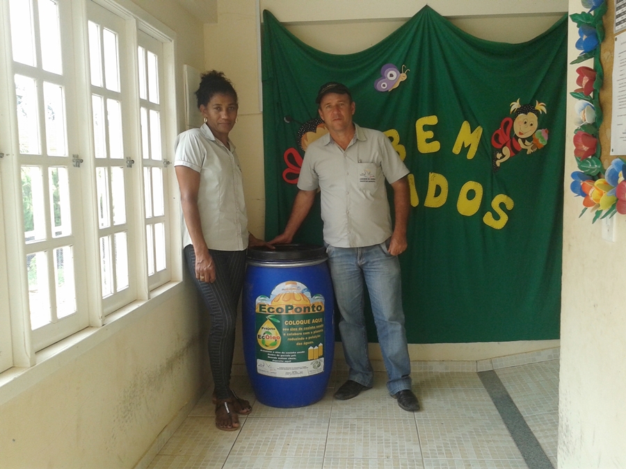 CRAS recebe ponto de coleta do projeto Ecóleo