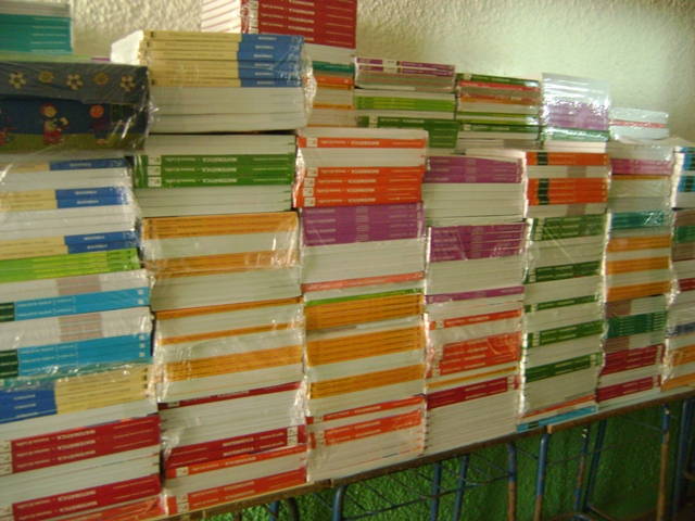 Secretaria de Educação recebeu os livros que serão usados no calendário escolar de 2011