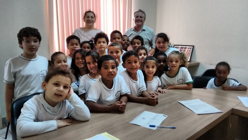 Alunos da UMEF Antônio Padoani faz visita ao Prefeito Saulo Belisário
