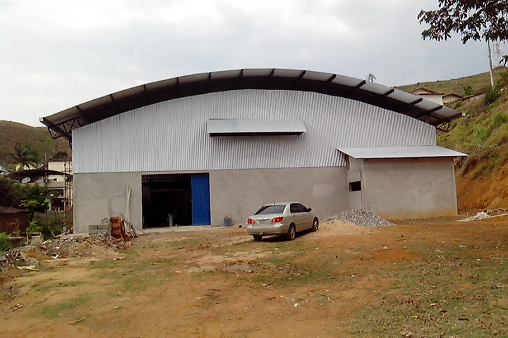 Obra de construção da Quadra Poliesportiva do Bairro Pedro Rigo já está em fase de conclusão