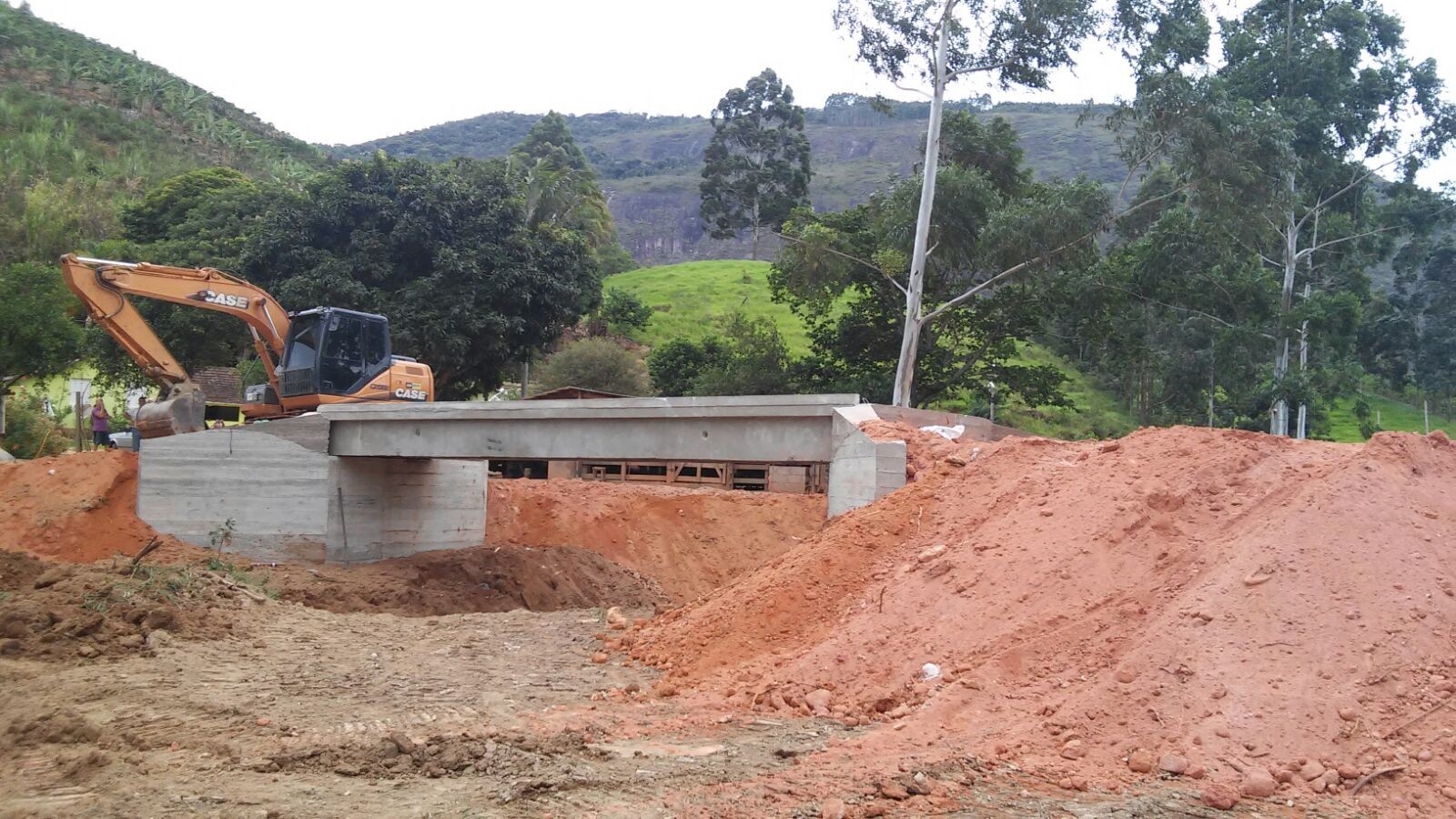 Obras concluídas da construção da Ponte na Comunidade de Monforte Frio