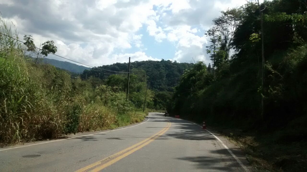 DER-ES iniciou nesta terça-feira (17) os serviços de limpeza e manutenção da Rodovia Estadual (ES-472 Francisco Vieira de Melo)