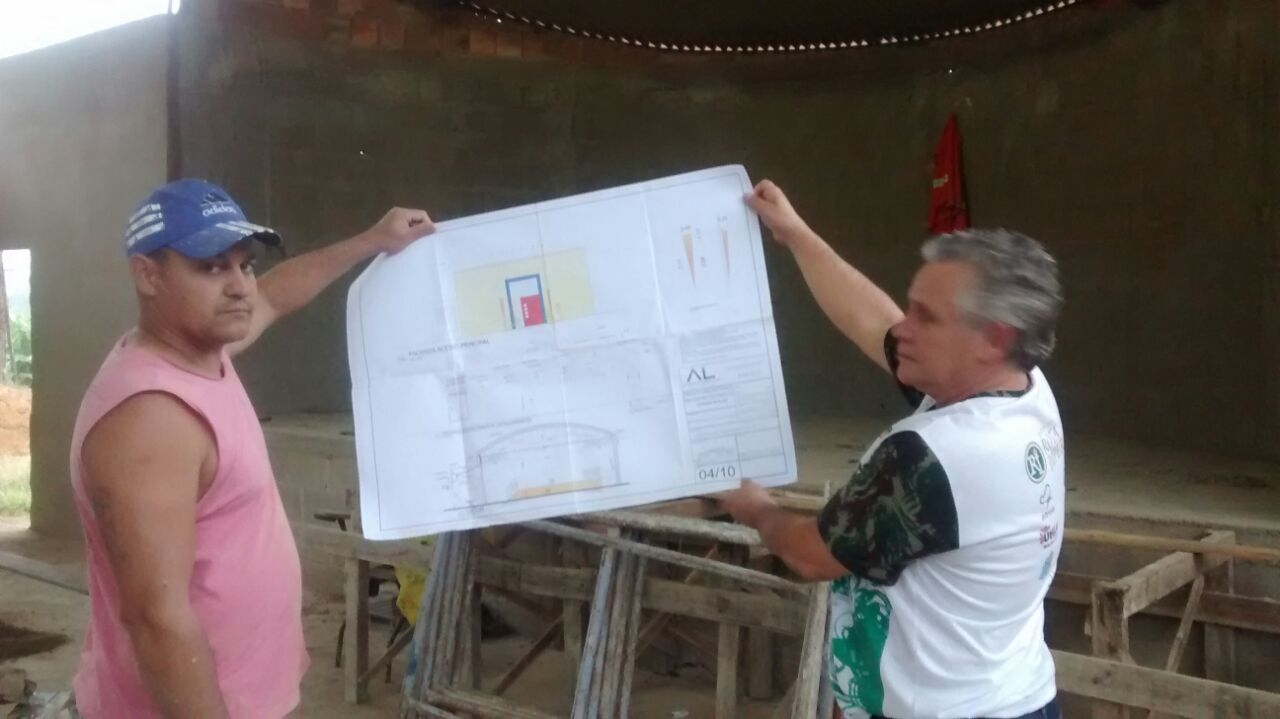 Prefeito visita obra em andamento da ampliação e reforma do Centro de Eventos da Comunidade de Vargem Alegre