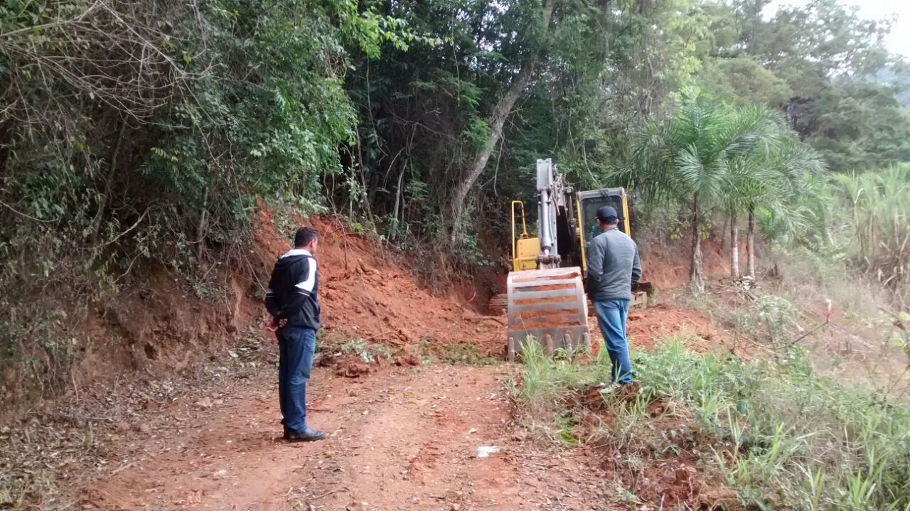 Localidade de Sufocó recebe serviços de confecções de caixas secas