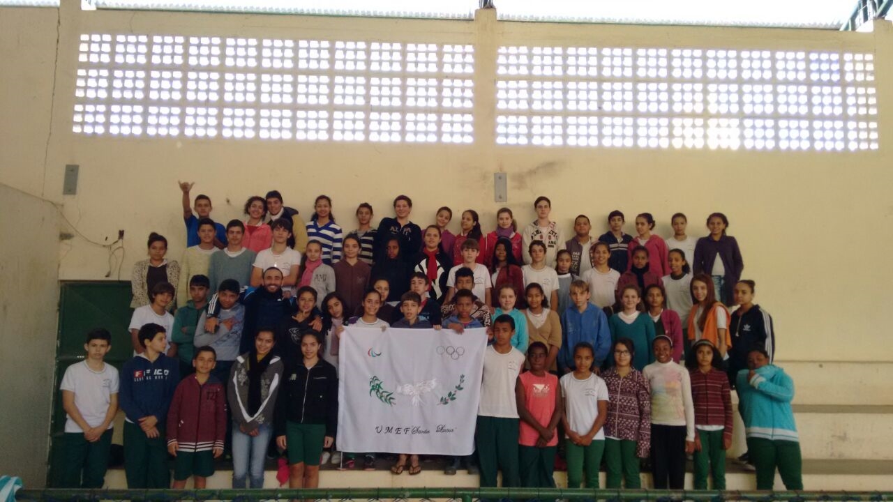 Alunos da 8ª série da UMEF Santa Luzia estão participando do Desafio Transforma - Trégua Olímpica, edição RIO 2016