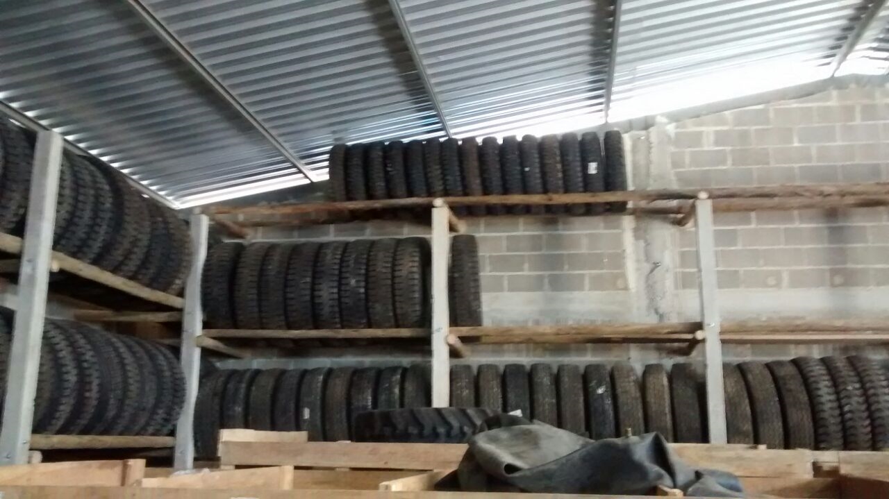 Começaram os serviços de organização e padronização dos estoques de materiais e equipamentos do Almoxarifado Central da Prefeitura