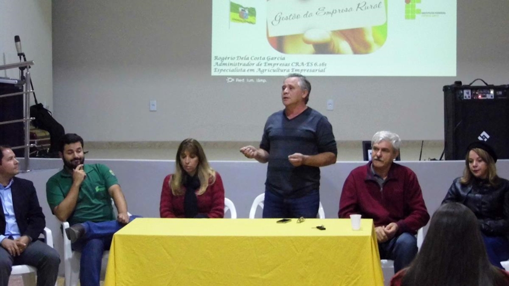 Produtores rurais receberam palestra introdutória ao Curso de Extensão: “Como administrar sua propriedade rural em tempos de crise”