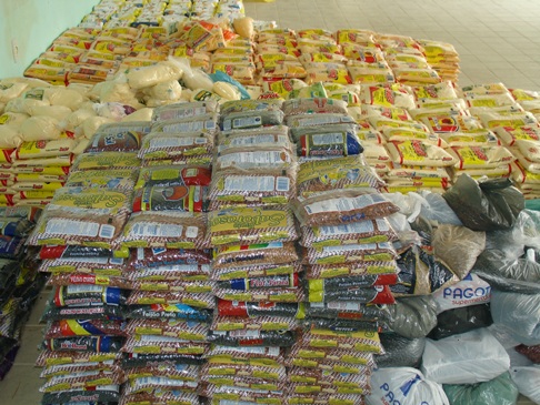 Alimentos arrecadados na Festa do Sanfoneiro serão doados a famílias carentes do município