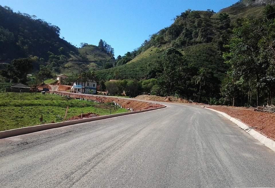 Obras do asfalto que liga Angá a São José está em fase final