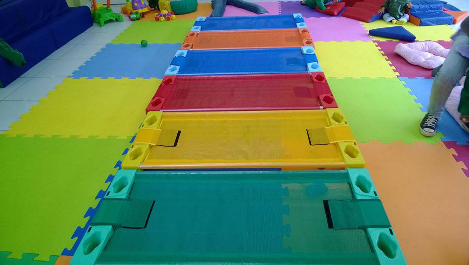 Secretaria Municipal de Educação entrega kits de brinquedos pedagógicos para melhoria do ensino no município