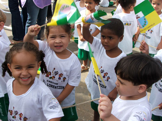 Desfile Cívico abre Festa de Emancipação