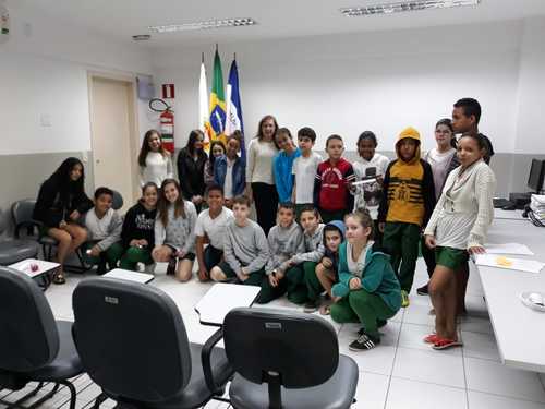 Promotora de Justiça aborda o tema: Exploração do trabalho infanto-juvenil de atletas no futebol como proposta no Programa Agrinho.