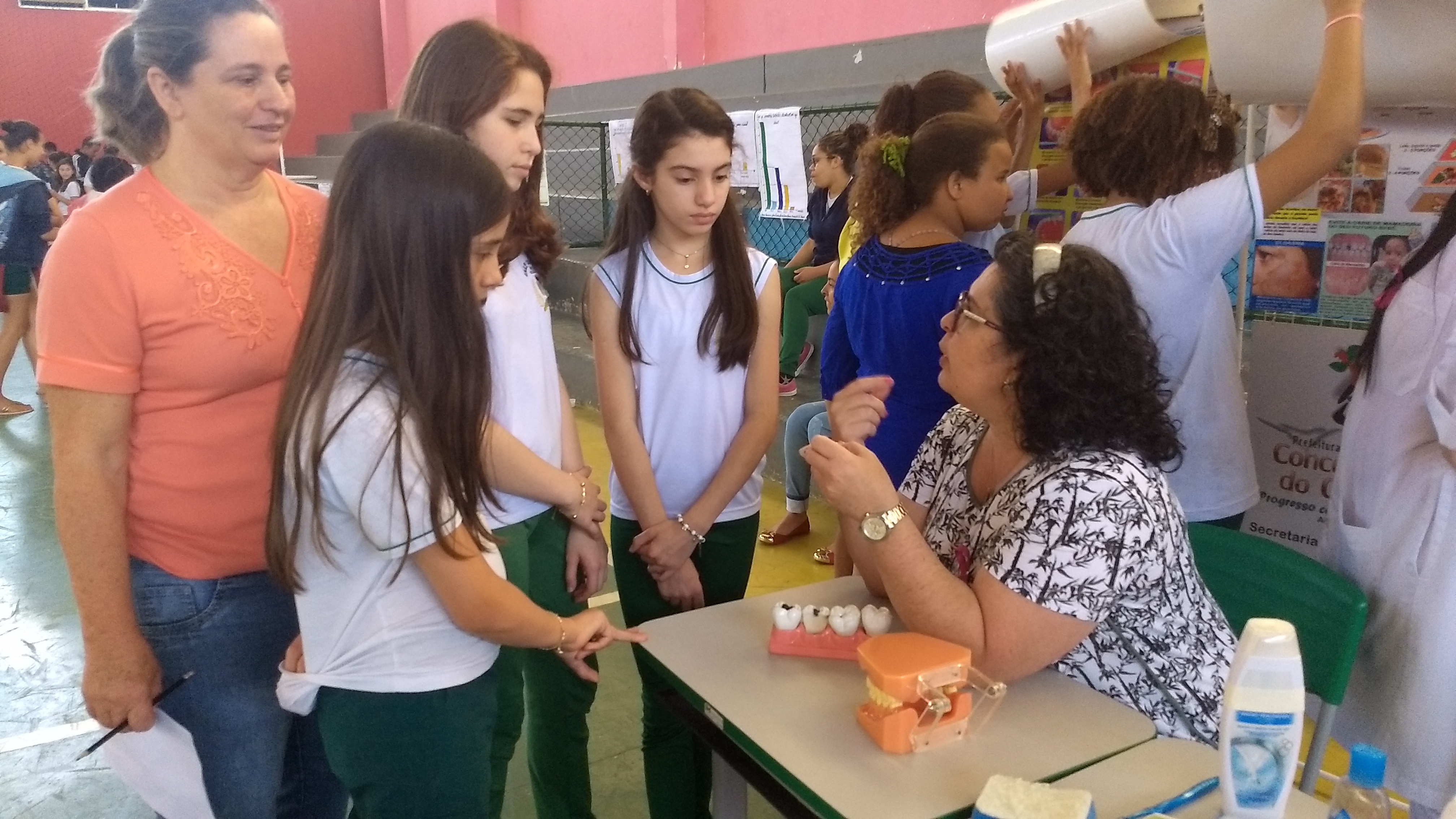 “Manhã Saúde” mobiliza voluntários e movimenta a UMEF Elisa Paiva
