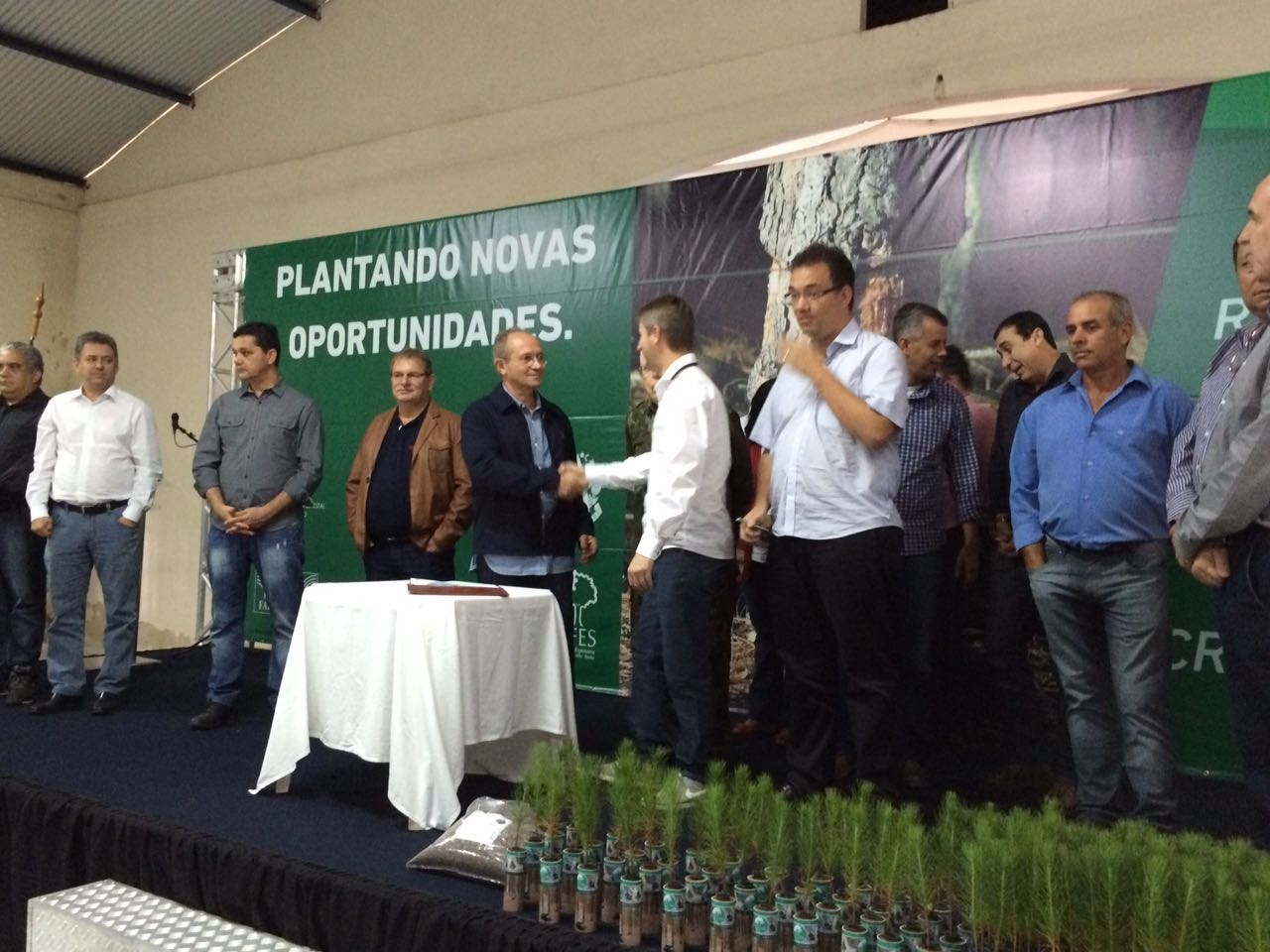 Prefeitura participa do seminário Pró-Resina: Uma alternativa de renda ao produtor a partir do plantio de Pinus